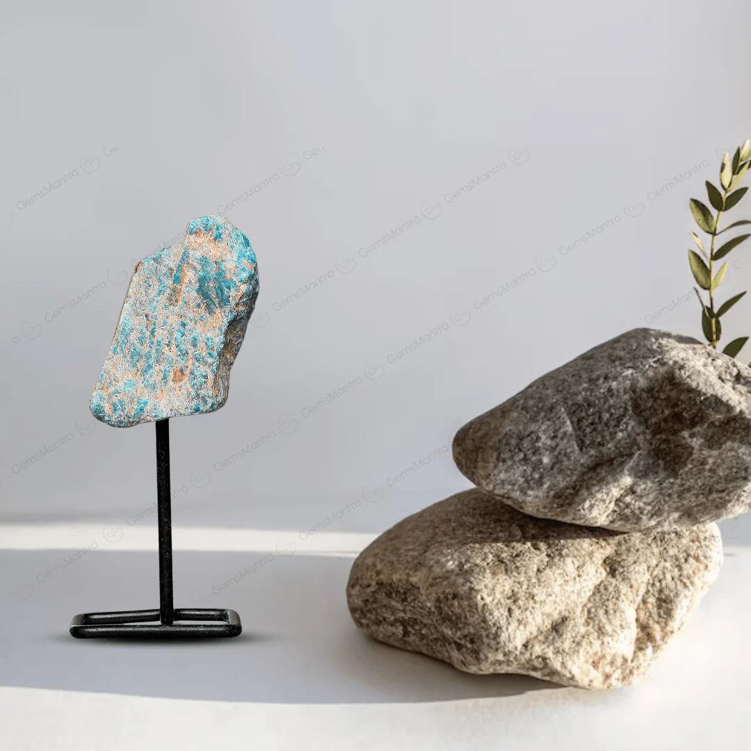 Apatite Raw Stone Stand - Image 2