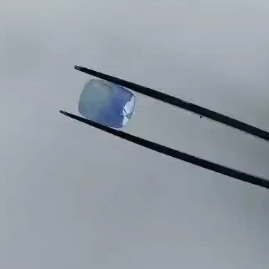 Blue Sapphire - 7.44 Carats - Image 4